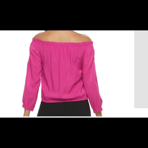 Candie’s off-the-shoulder Top - Picture 6 of 7